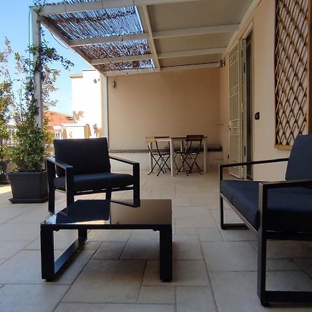 Just Here Apartments - La Terrazza Bari Bagian luar foto