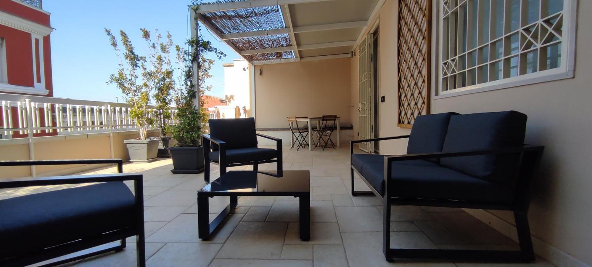 Just Here Apartments - La Terrazza Bari Bagian luar foto